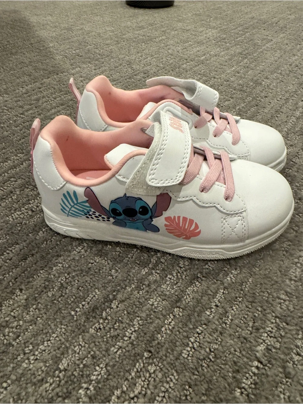 Disney White and Pink Kids Sneakers with Hook-and-Loop Strap  New, never worn.